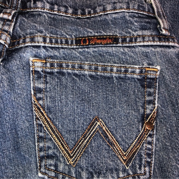 EUC Wrangler Cash Boot Cowgirl Cut Jeans - Picture 9 of 12